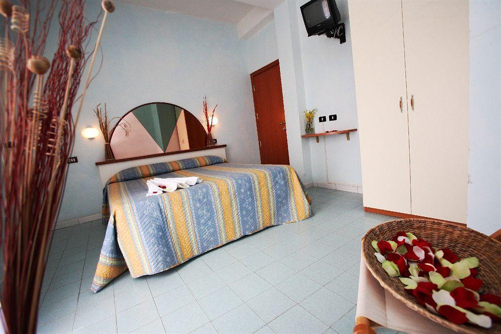 Gfh - Hotel Sole Resort & Spa Marotta Ngoại thất bức ảnh