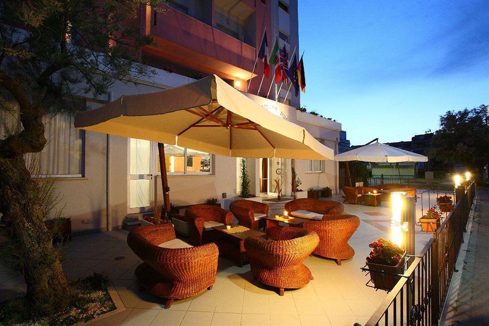 Gfh - Hotel Sole Resort & Spa Marotta Ngoại thất bức ảnh