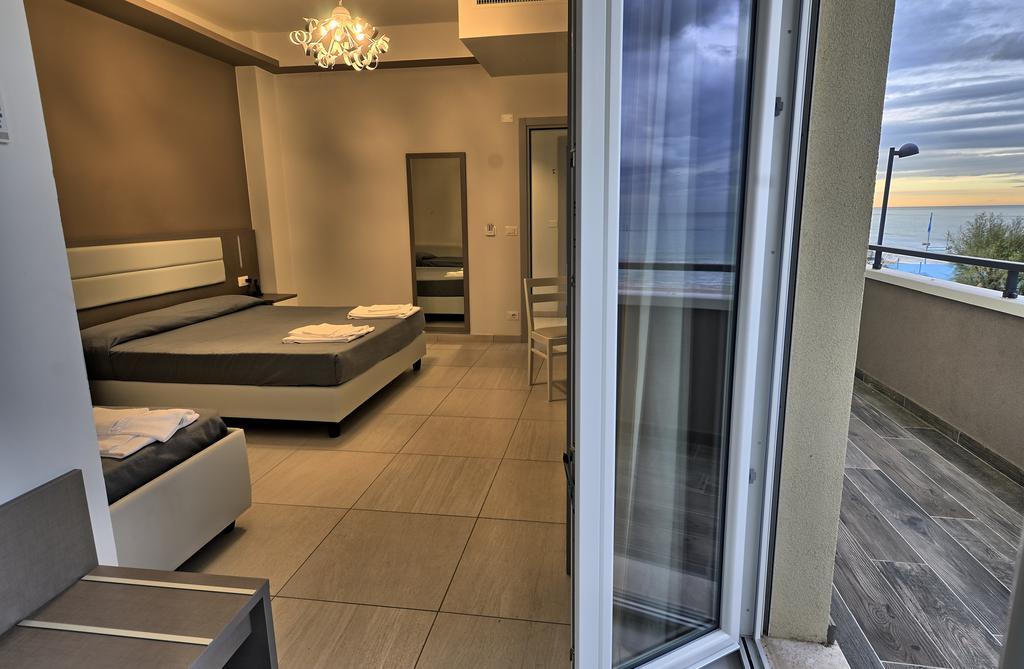 Gfh - Hotel Sole Resort & Spa Marotta Ngoại thất bức ảnh